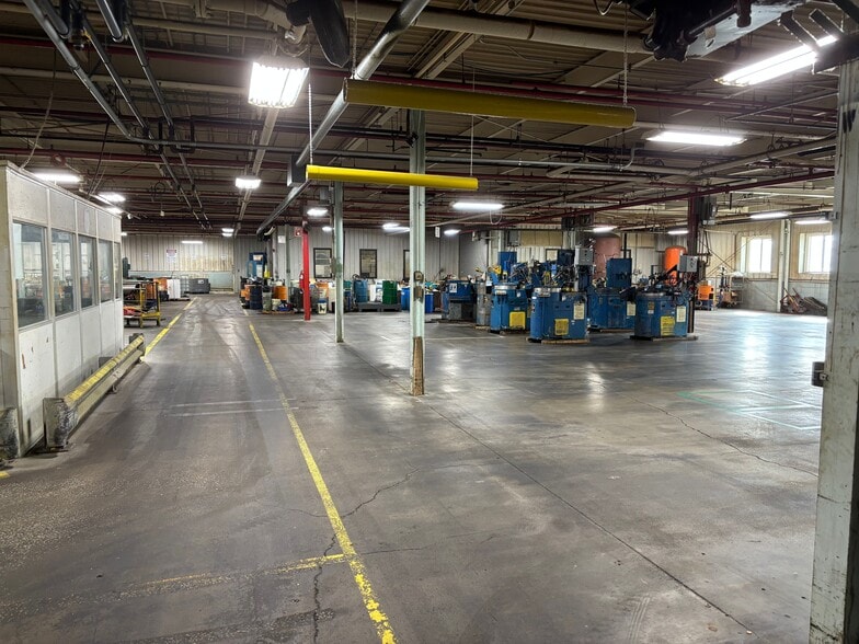 1255 Oak St, Elkhart, IN for sale - Building Photo - Image 3 of 16