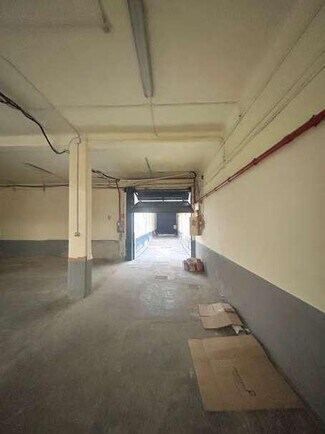 Plus de détails pour Multi-résidentiel à vendre