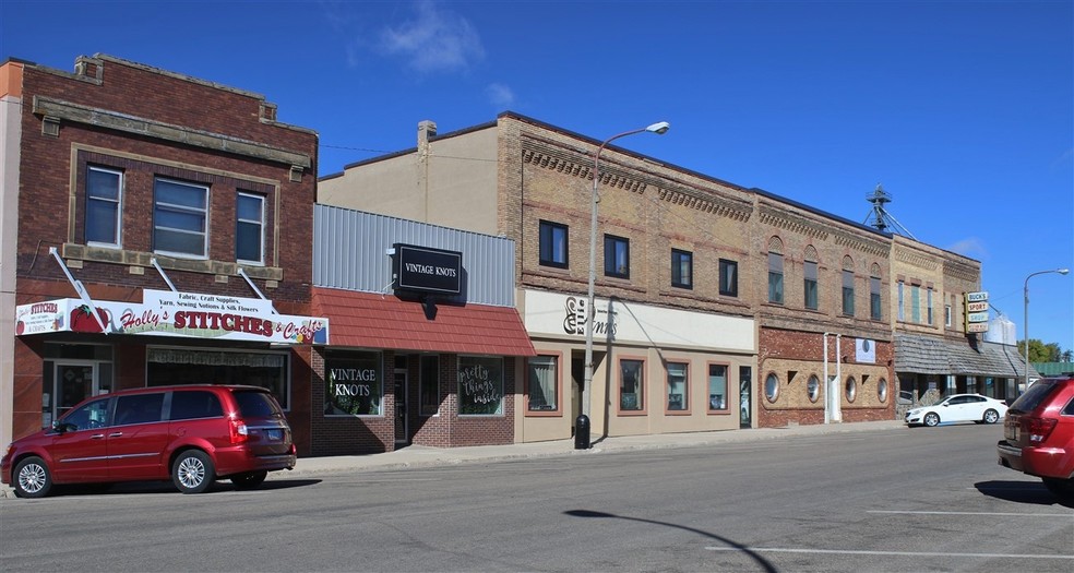 136 S Main Ave, Rugby, ND à vendre - Photo principale - Image 1 de 1