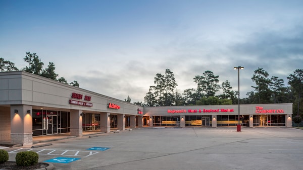 4900 W Davis St, Conroe, TX for lease - Building Photo - Image 1 of 13