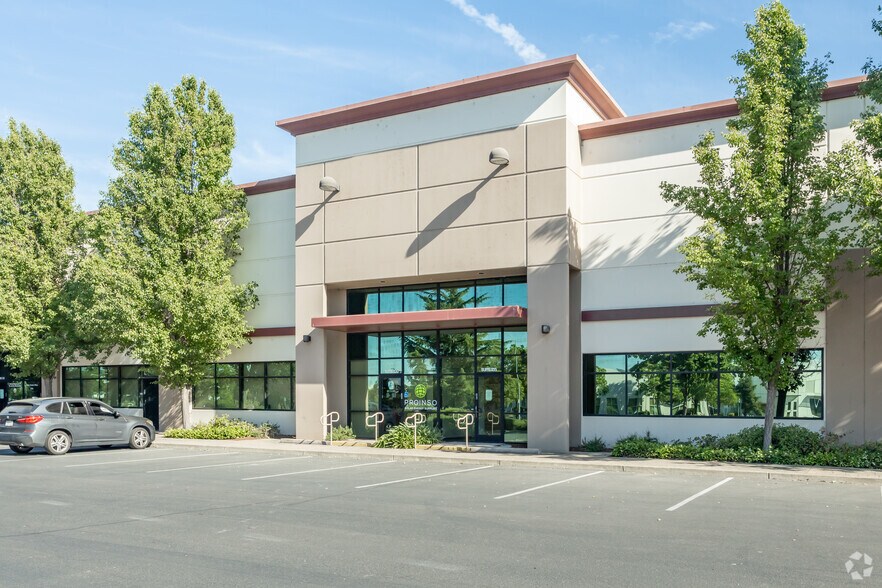 1030 Riverside Pky, West Sacramento, CA for lease - Primary Photo - Image 1 of 5