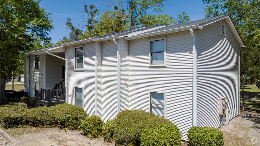 4029 Professional Dr, Hope Mills, NC for sale - Building Photo - Image 3 of 33