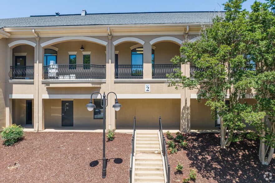 1121 Johnson Ferry Rd, Marietta, GA for lease - Building Photo - Image 2 of 16