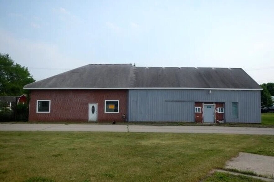 4225 East St, Akron, MI à vendre - Photo principale - Image 1 de 48