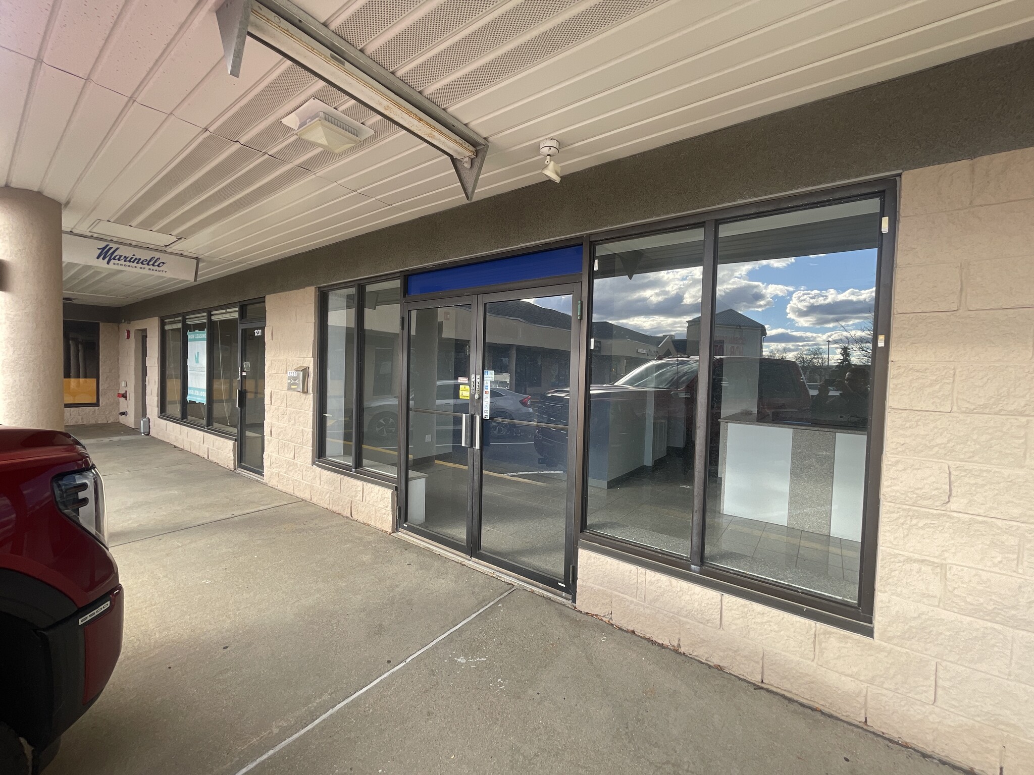 1231 E Main St, Meriden, CT for lease Building Photo- Image 1 of 9