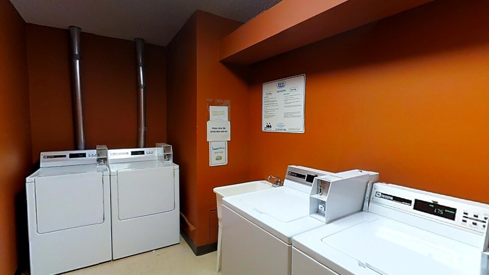 723 Kenwood Ave, Duluth, MN for sale - Matterport 3D Scan - Image 3 of 22