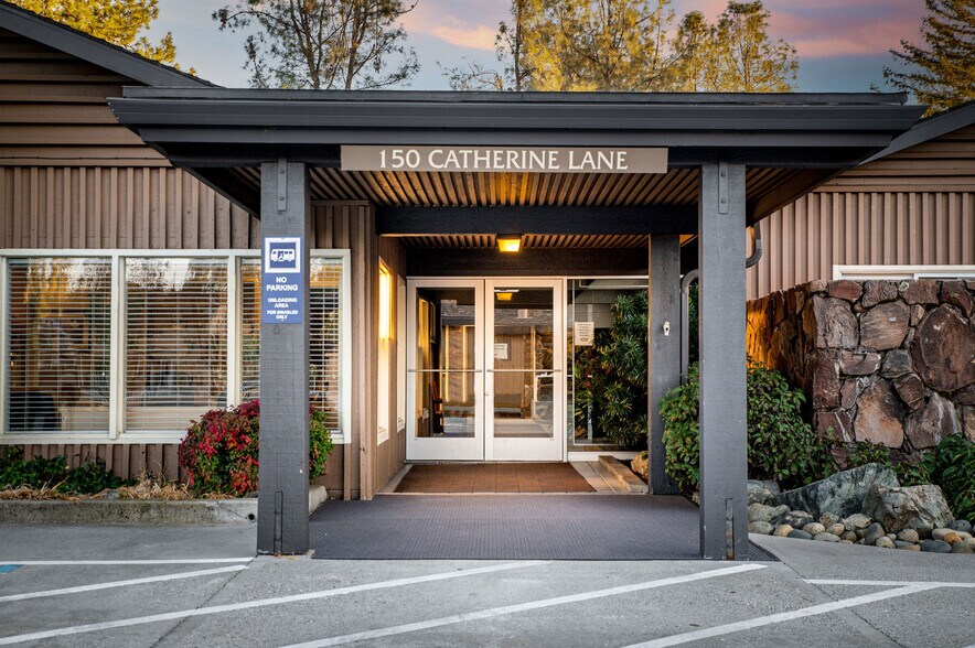 150 Catherine Ln, Grass Valley, CA à vendre - Photo du bâtiment - Image 2 de 27