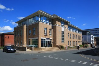 Plus de détails pour 25 Clarendon Rd, Redhill - Coworking à louer