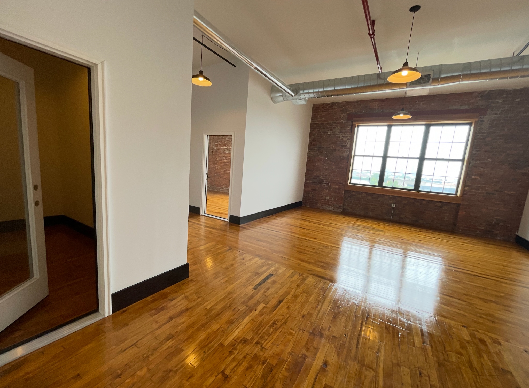 456 Johnson Ave, Brooklyn, NY à louer Photo intérieure- Image 1 de 4