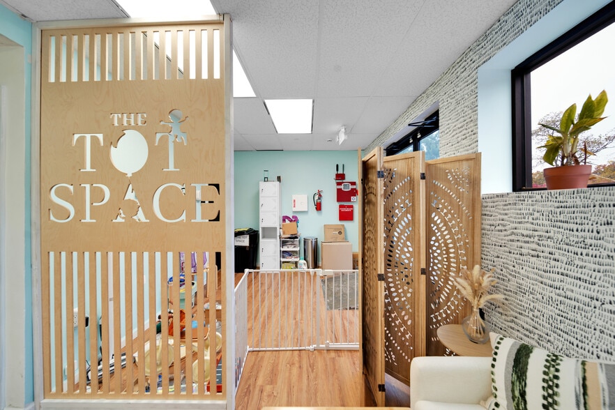 1321 Rockville Pike, Rockville, MD for lease - Building Photo - Image 1 of 26