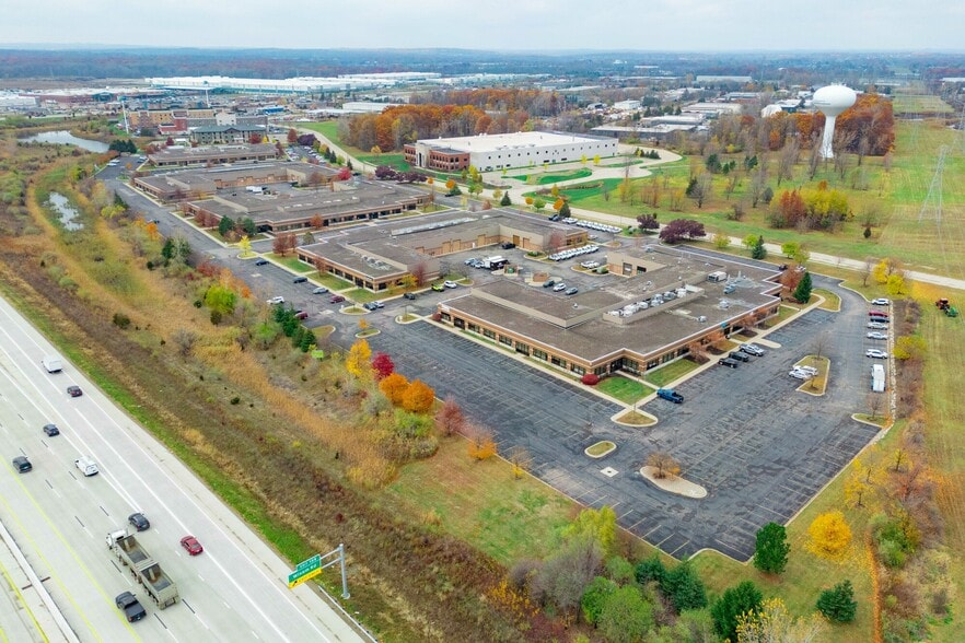 Alpha Technology Park portfolio of 4 properties for sale on LoopNet.ca - Building Photo - Image 2 of 38