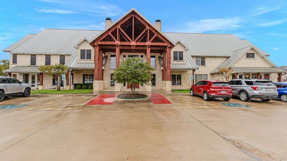 8101 Boat Club Rd, Fort Worth, TX à louer - Photo du bâtiment - Image 2 de 10