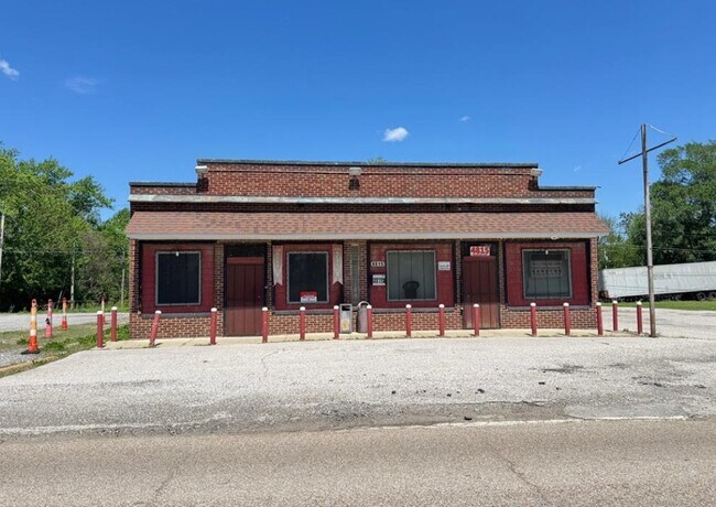 Plus de détails pour 4815 Bunkum Rd, East Saint Louis, IL - Spécialité à vendre