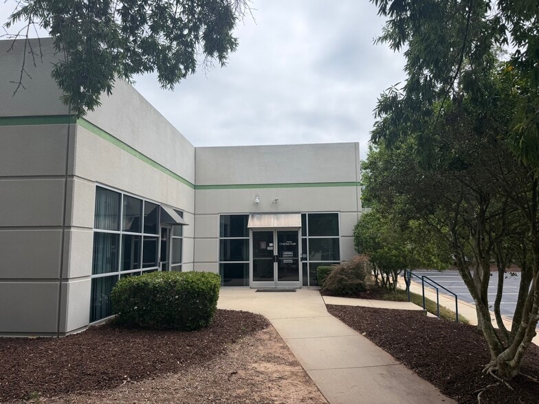 3500 Gateway Centre Blvd, Morrisville, NC for lease - Building Photo - Image 2 of 18