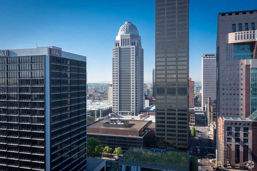 400 W Market St, Louisville, KY for lease - Building Photo - Image 2 of 23