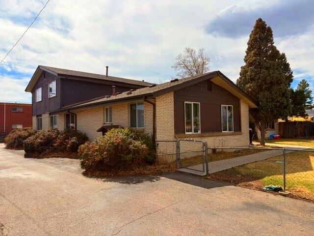 9842-9856 W 22nd Pl, Lakewood, CO à vendre - Photo du bâtiment - Image 3 de 14