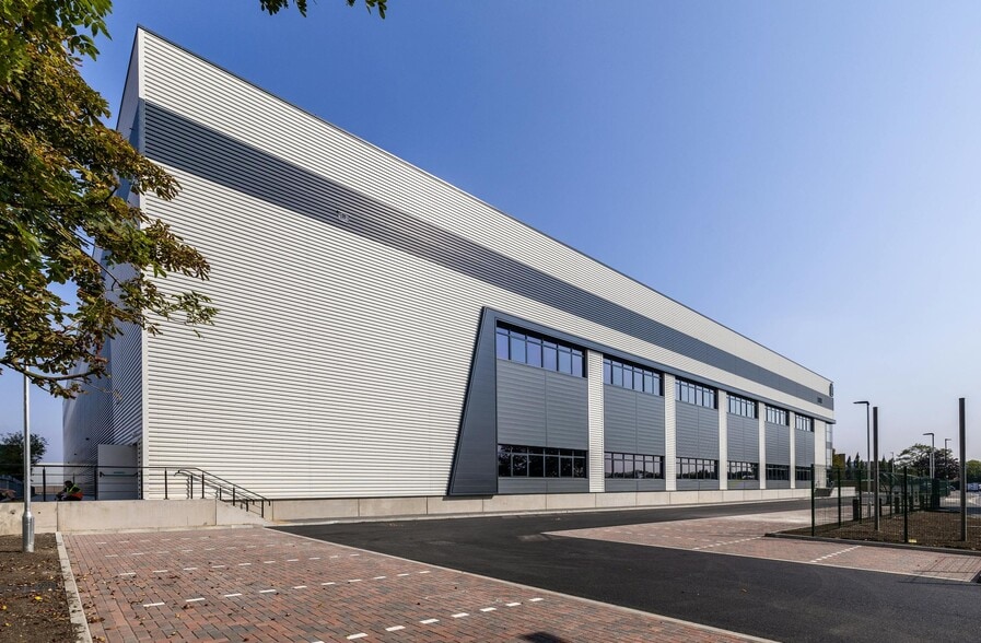 Horton Rd, Slough for lease - Building Photo - Image 2 of 7