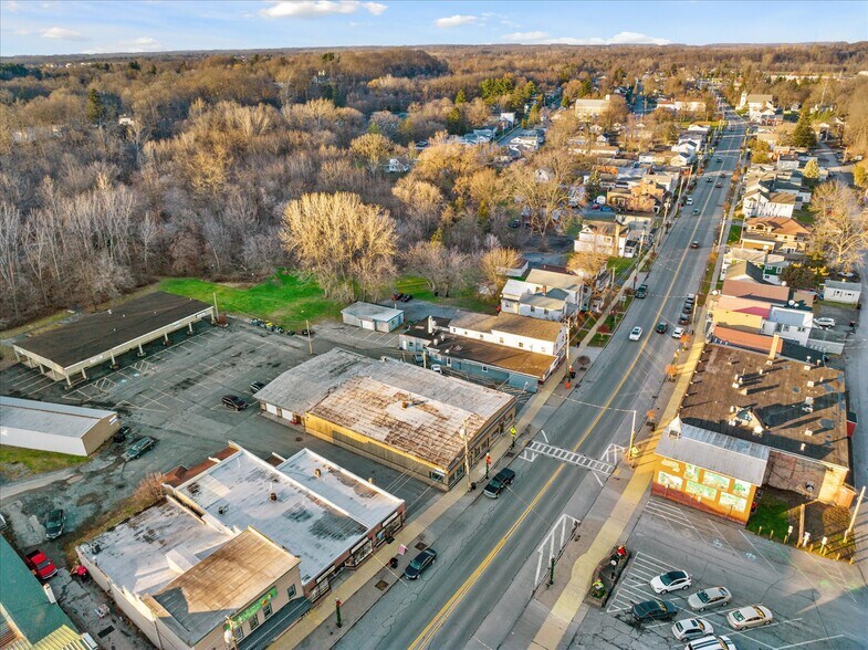 225 Genesee St, Chittenango, NY à louer - Photo du bâtiment - Image 3 de 26