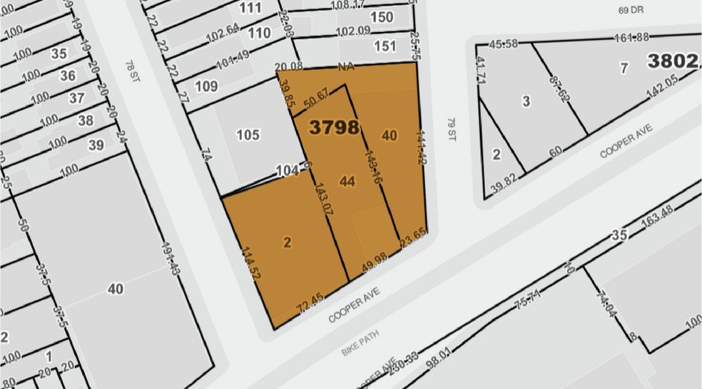 69-63 78th St, Middle Vlg, Middle Village, NY à vendre - Photo du bâtiment - Image 2 de 11