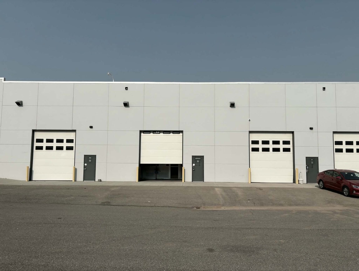 999 57th Ave NE, Calgary, AB for lease Building Photo- Image 1 of 9
