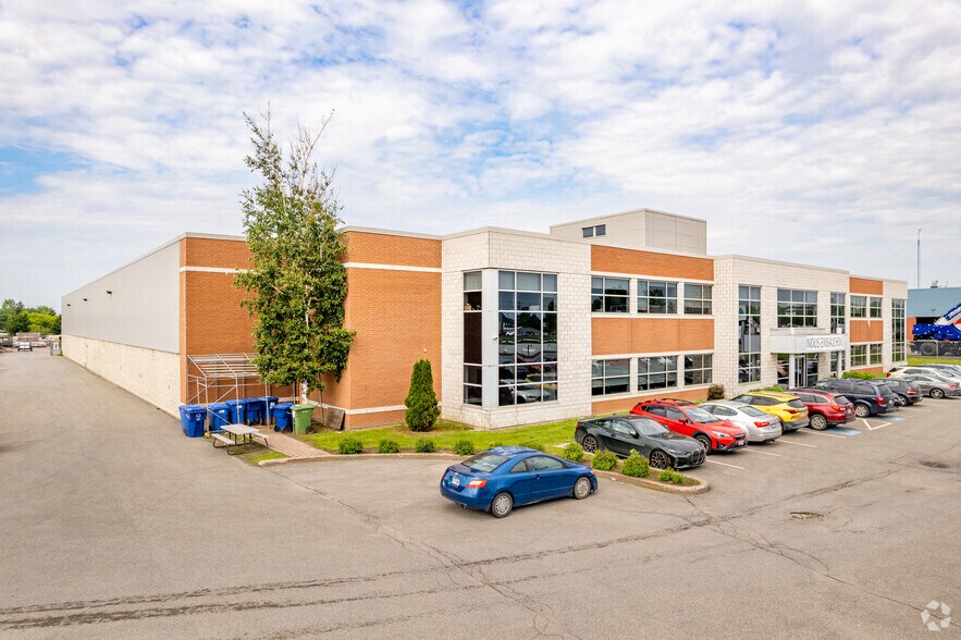 4150 Chomedey (A-13) Desste O, Laval, QC for lease - Primary Photo - Image 1 of 3