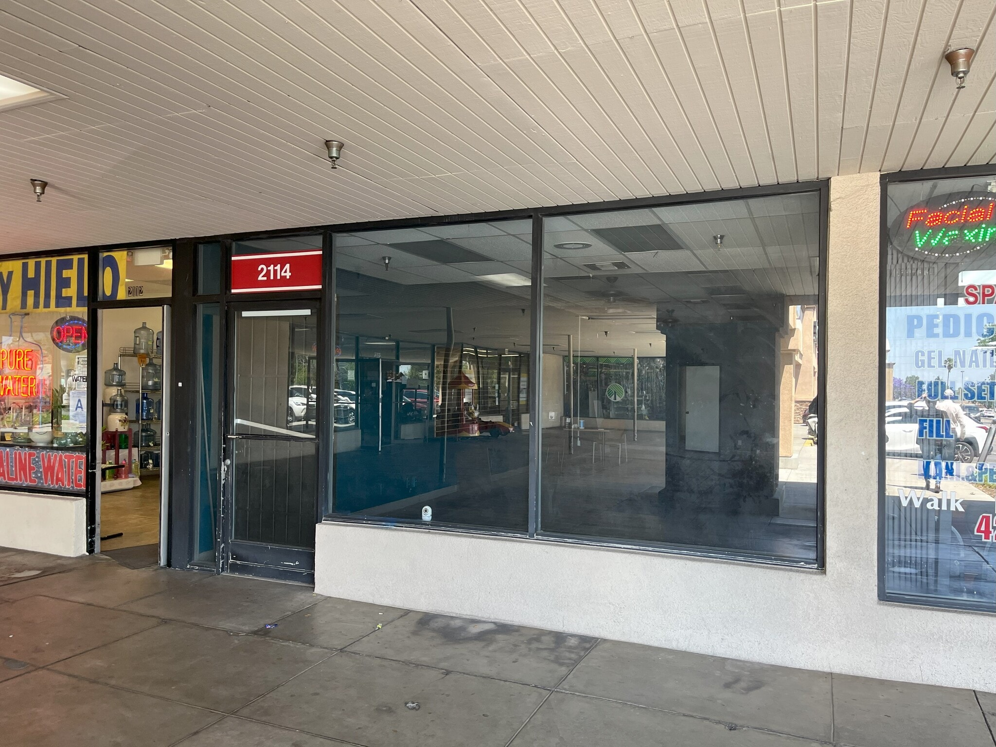 2100-2130 E Highland Ave, San Bernardino, CA for lease Building Photo- Image 1 of 2