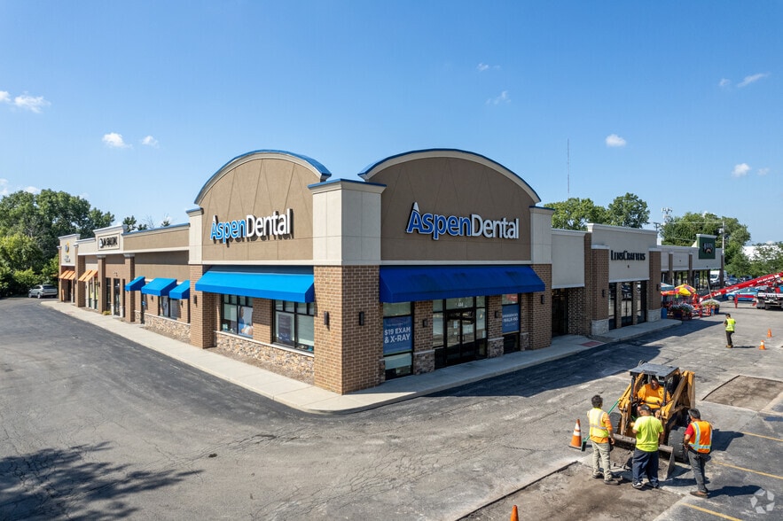 440-450 Army Trail Rd, Bloomingdale, IL for lease - Building Photo - Image 2 of 13