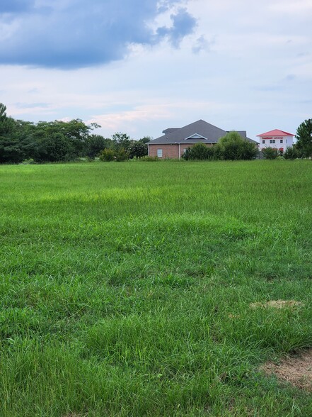 107 Tommy Stalnaker Dr, Warner Robins, GA à vendre - Photo du bâtiment - Image 1 de 1