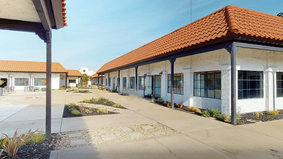 3600 Sisk Rd, Modesto, CA à louer - Photo du bâtiment - Image 3 de 9