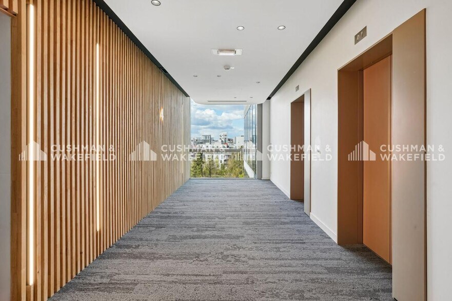 10-14 Rue Jean Bart, Massy for lease - Interior Photo - Image 3 of 15