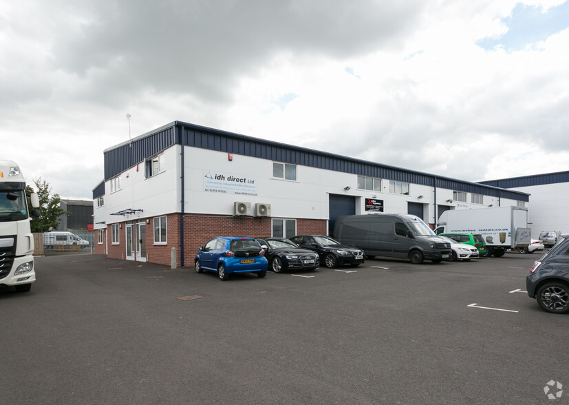 Southmead Clos, Swindon for lease - Primary Photo - Image 1 of 3