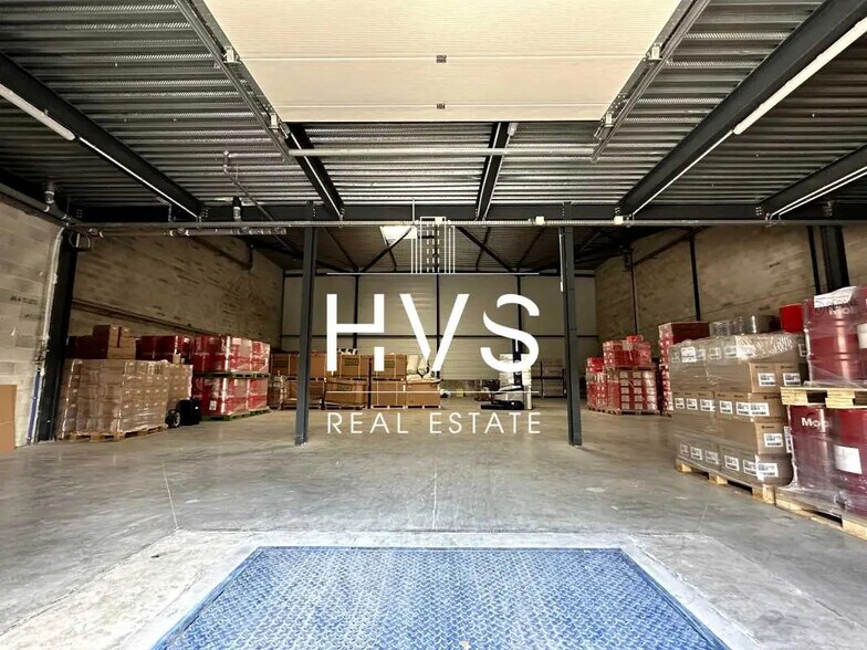 Flex in Aix-en-Provence for lease - Interior Photo - Image 3 of 15