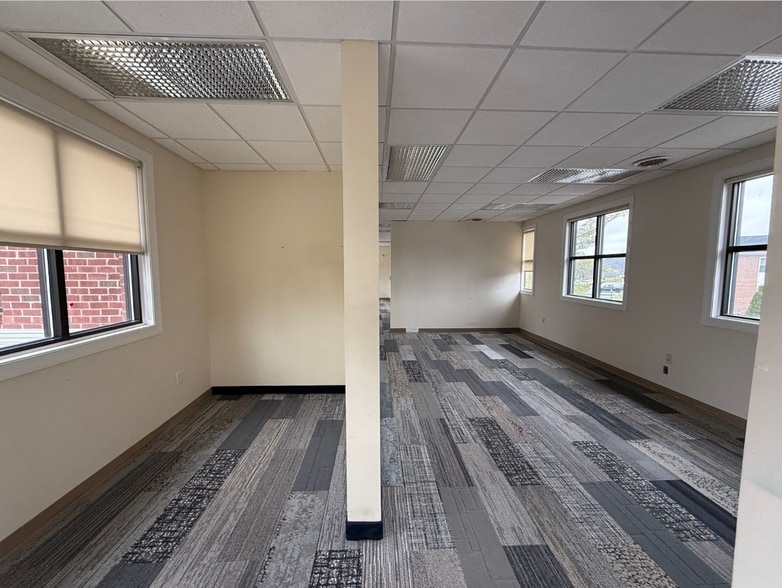 1314 W Chester Pike, West Chester, PA for lease - Interior Photo - Image 3 of 8