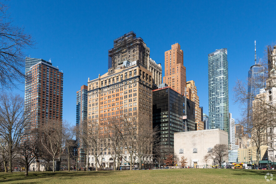 17 Battery Place, New York, NY à louer - Photo du bâtiment - Image 2 de 4