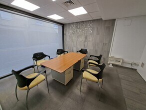 Retail in Igualada, Barcelona for lease Interior Photo- Image 1 of 18