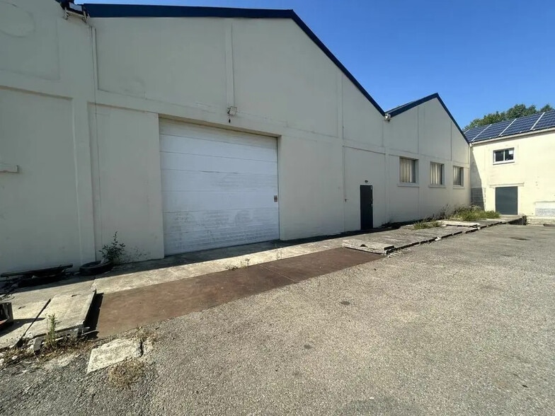 Industrial in Bollène for lease - Building Photo - Image 2 of 4