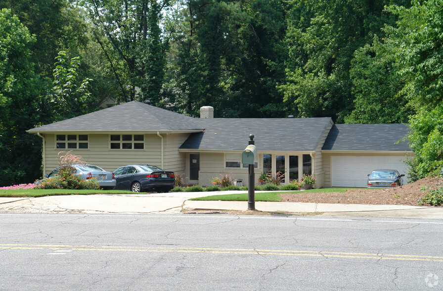 4798 NE Long Island Dr, Atlanta, GA for sale - Primary Photo - Image 1 of 2