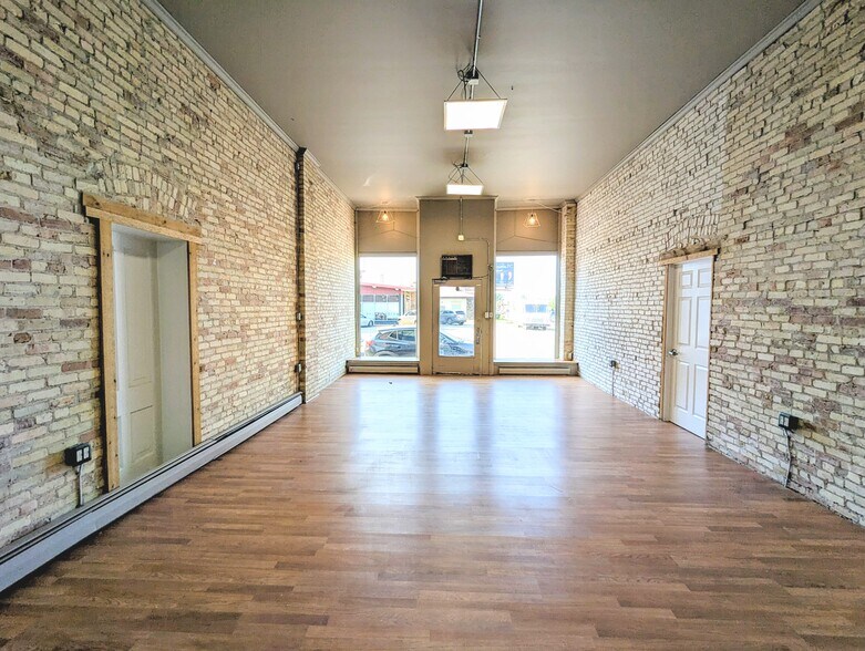 1017 Washington Ave, Bay City, MI à vendre - Photo du bâtiment - Image 2 de 73