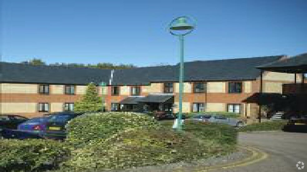 3-7 Canon Harnett Ct, Milton Keynes for lease - Building Photo - Image 2 of 2