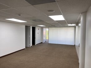 1799 W Oakland Park Blvd, Oakland Park, FL for lease Interior Photo- Image 2 of 4