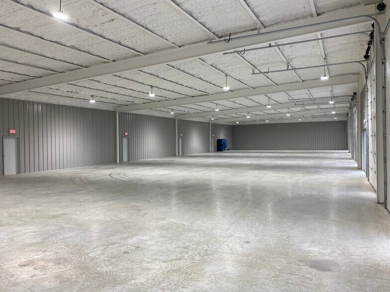 257 County Road 214, Liberty Hill, TX for lease - Interior Photo - Image 2 of 6