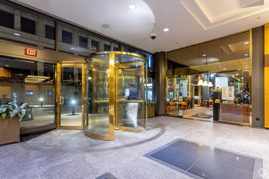 462 S Fourth St, Louisville, KY à louer - Hall d’entrée - Image 3 de 30