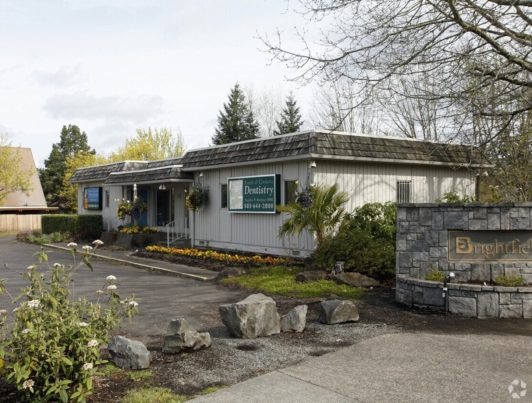 8900 SW Hall Blvd, Portland, OR for sale - Building Photo - Image 1 of 6
