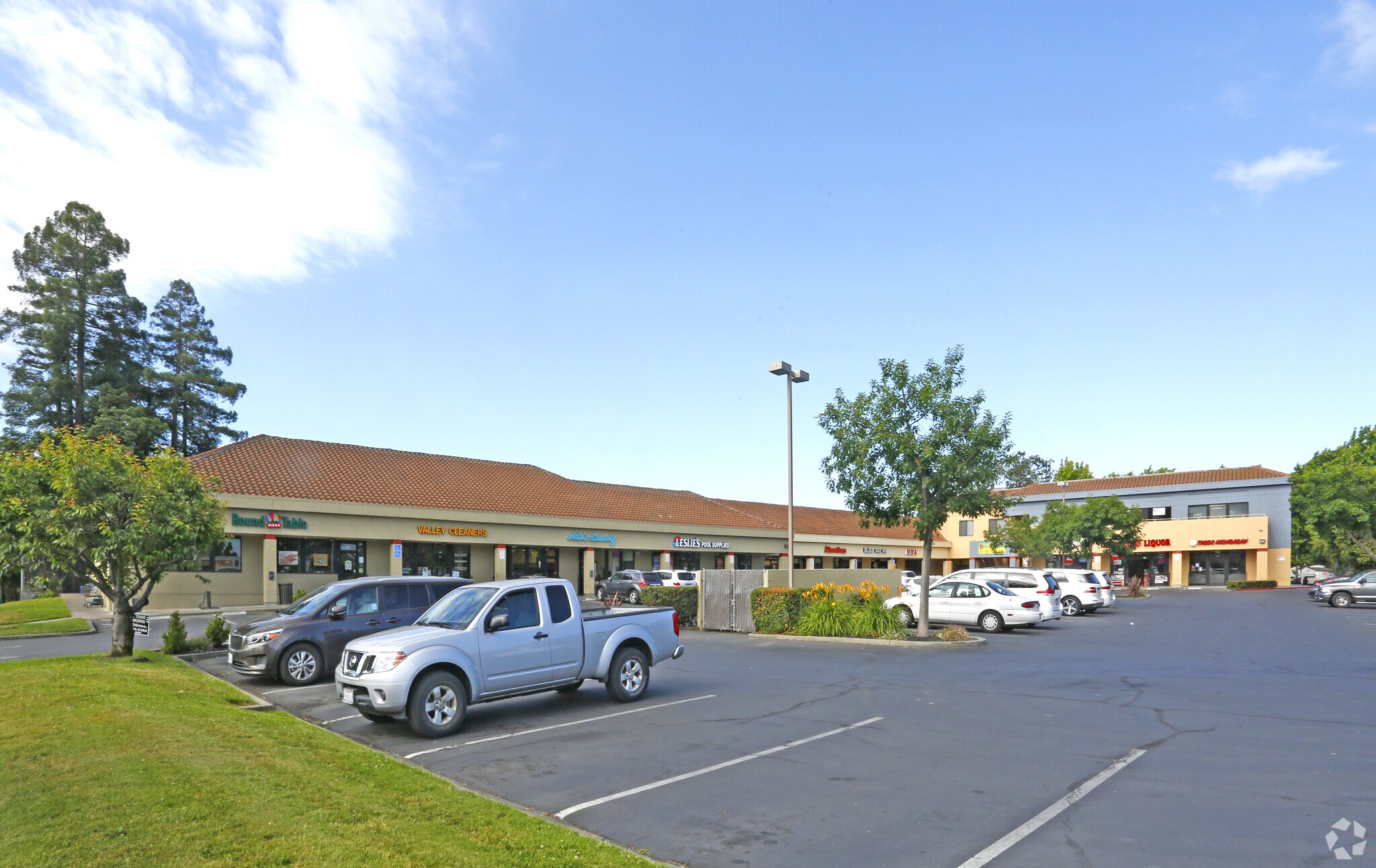 701-727 Lincoln Ave, Napa, CA for lease Building Photo- Image 1 of 8