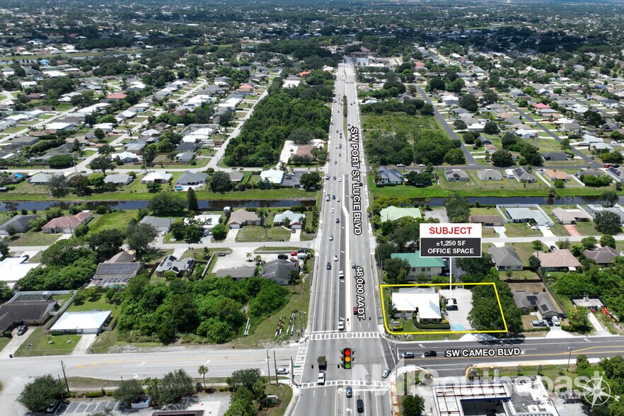 481 SW Port St Lucie Blvd, Port Saint Lucie, FL à louer - Photo du bâtiment - Image 2 de 4