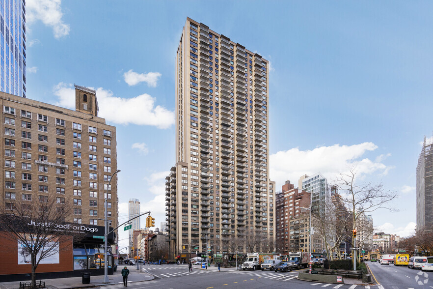 2039 Broadway, New York, NY à louer - Photo du bâtiment - Image 1 de 11