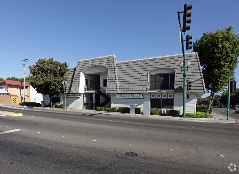 101 N College Ave, Modesto, CA à vendre - Photo du bâtiment - Image 2 de 13