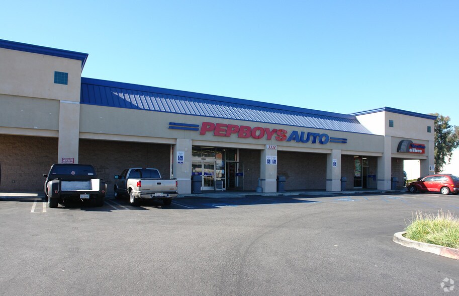 3332 N San Fernando Rd, Los Angeles, CA à louer - Photo du bâtiment - Image 3 de 4