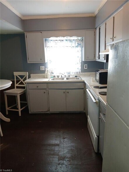 511 Cameron St, Burlington, NC à vendre - Photo du bâtiment - Image 2 de 3