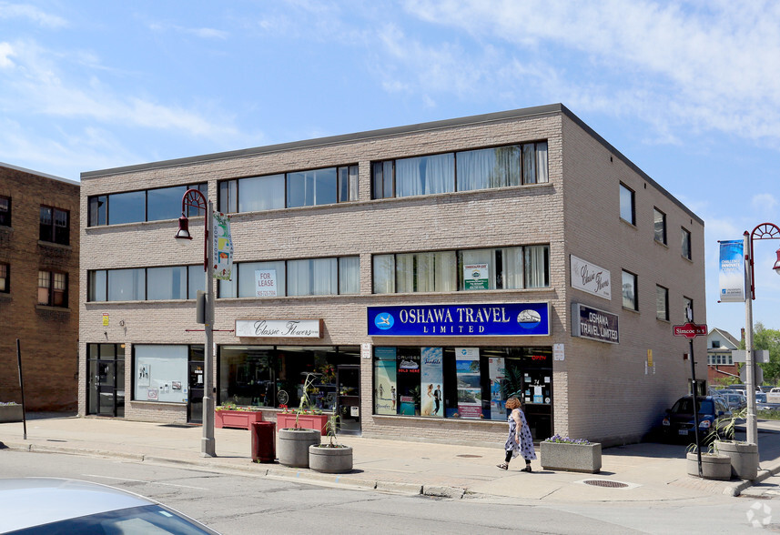 74 Simcoe St S, Oshawa, ON for lease - Primary Photo - Image 1 of 4